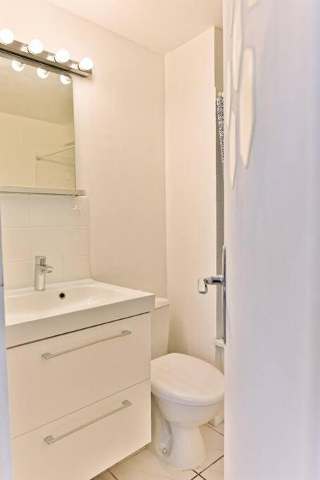 Appartement Proche Canal Saint Martin - Ii *